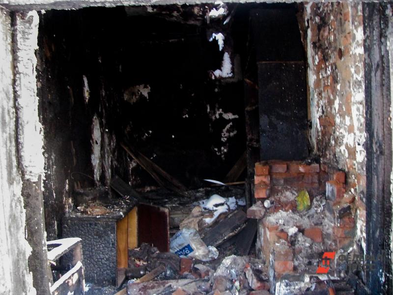 При пожаре в частном доме погибли пожилая женщина и три ребенка