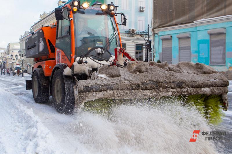 Администрация Екатеринбурга потребовала от коммунальщиков более чистых дорог