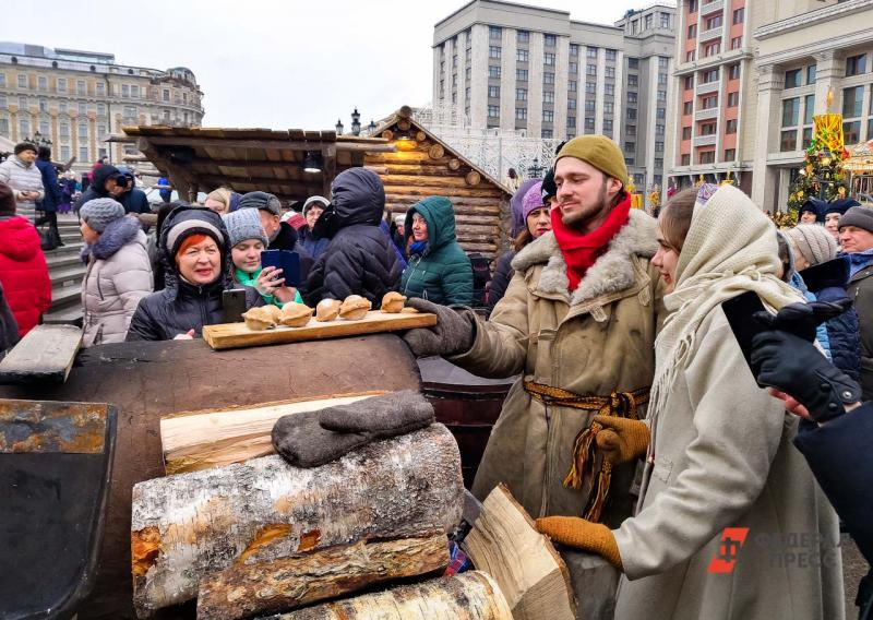 Россиян научили совмещать застольные традиции на Масленицу