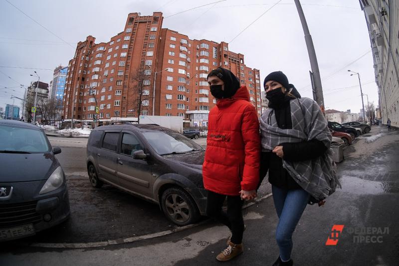 Врачи призывают россиян не выходить из дома