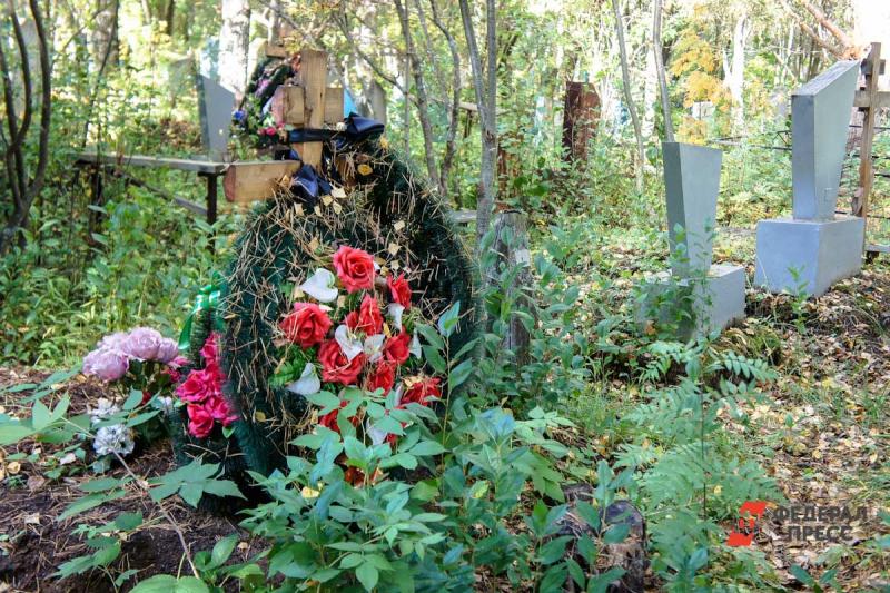 Вандалы осквернили кладбище в Рязанской области