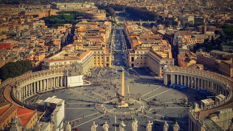 Ватикан закрывает музеи из-за коронавируса