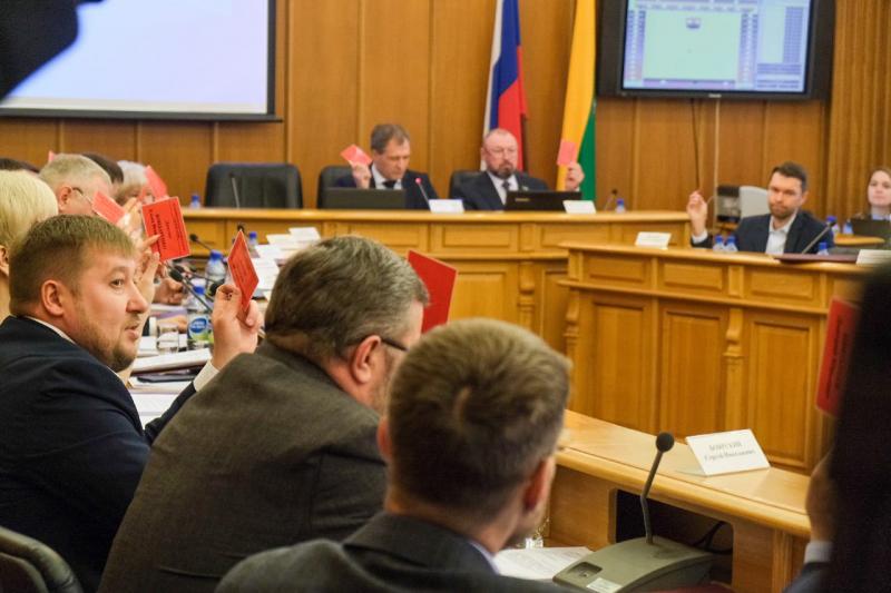 Спикер думы Екатеринбурга Володин со скандалом сместил председателя ключевой комиссии Вихарева