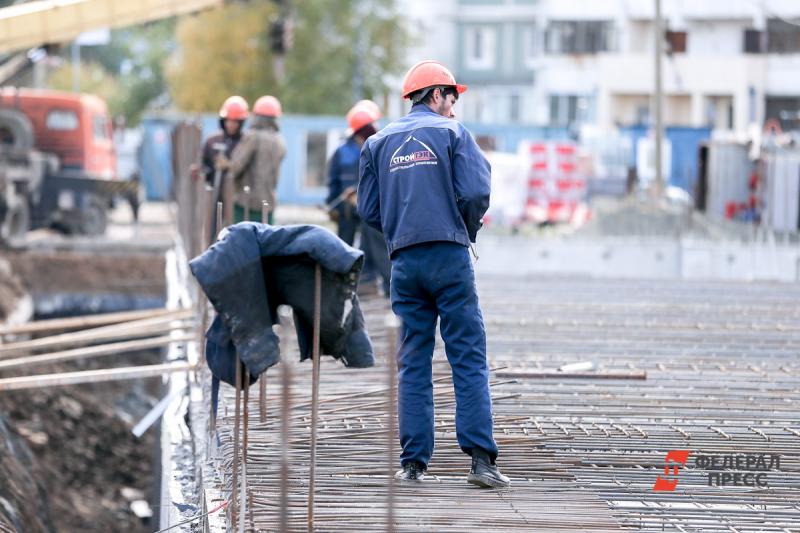Свердловские строители вместе с МинЖКХ обсудили демпинг и неправильное ценообразование в отрасли.