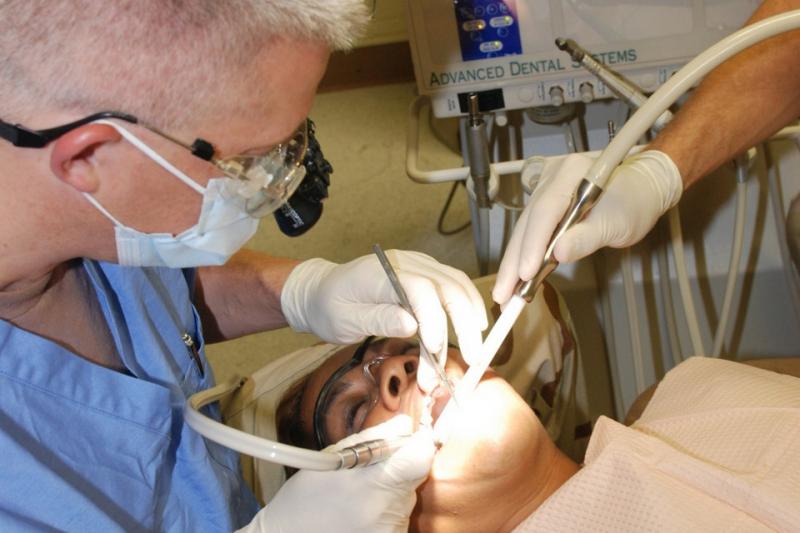 Врачи советуют не бояться посещения стоматологии во время пандемии коронавируса
