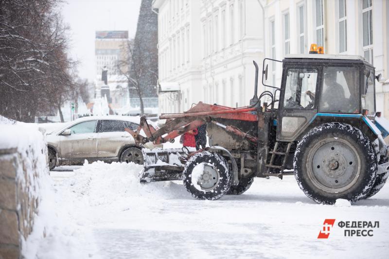 За ночь из Екатеринбурга вывезли почти тысячу тонн снега