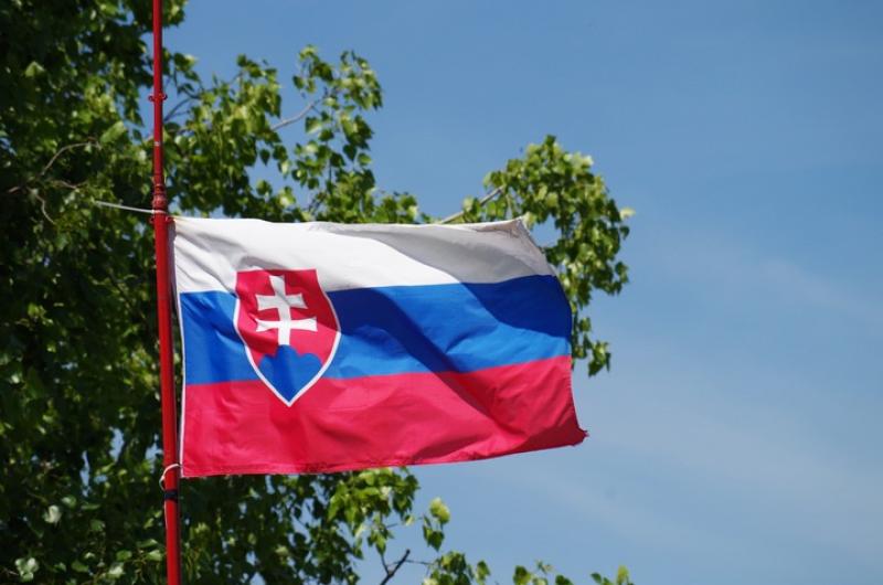 Министр обороны Словакии ждет развития отношений с Москвой