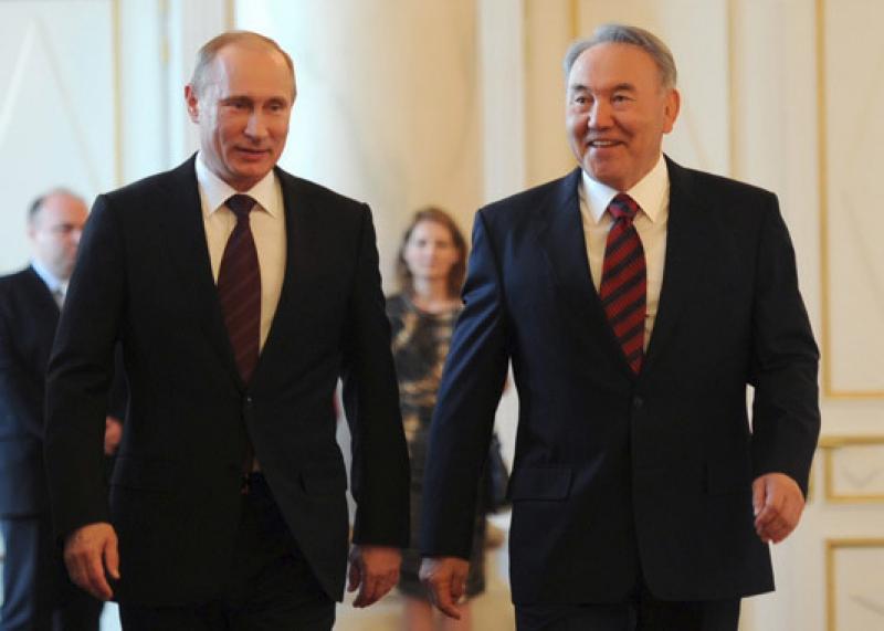 Путин и Назарбаев обсудили ситуацию в Сирии