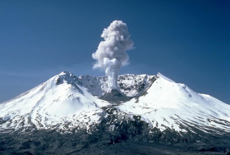 На Камчатке вновь зафиксировали активность вулкана Шивелуч