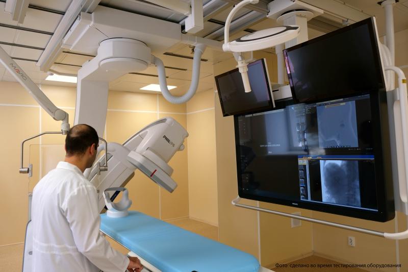 Свердловские врачи получили новый аппарат для проведения онкологических операций