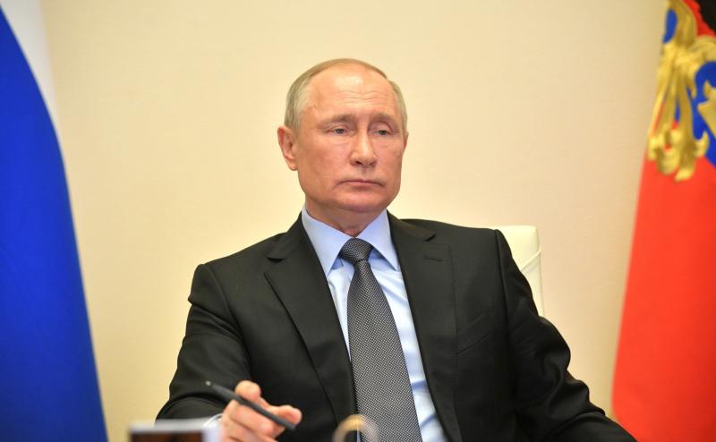 Путин держит руку на пульсе, считают эксперты