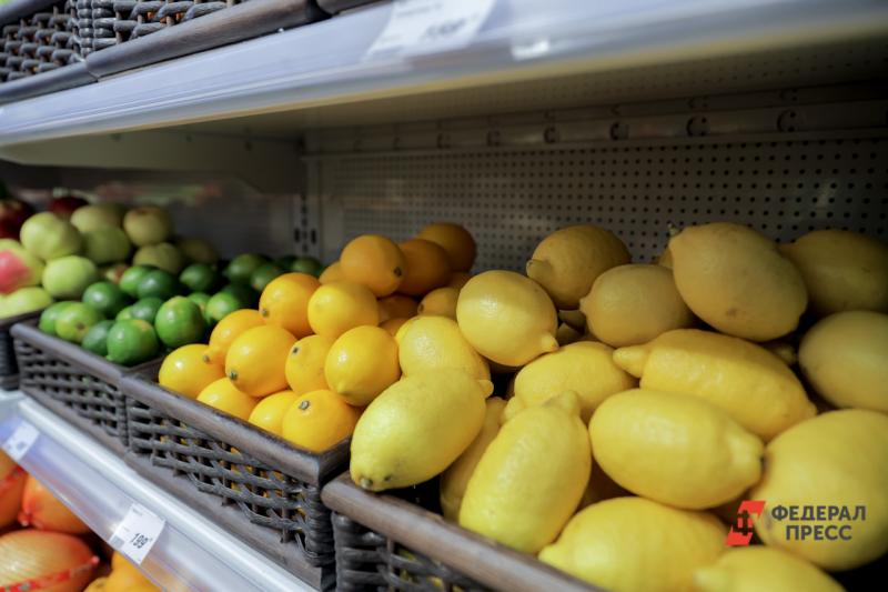 В новосибирских магазинах на фоне пандемии коронавируса резко подорожали лимоны и чеснок