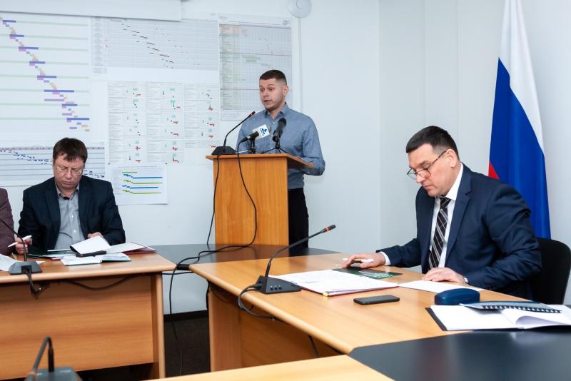 Мэр Новокузнецка Сергей Кузнецов (крайний справа) провел кадровые перестановки в администрации