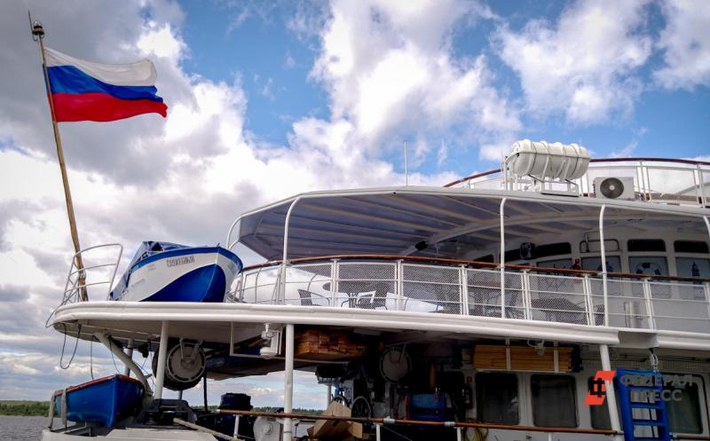 В список вошли две компании по речным перевозкам