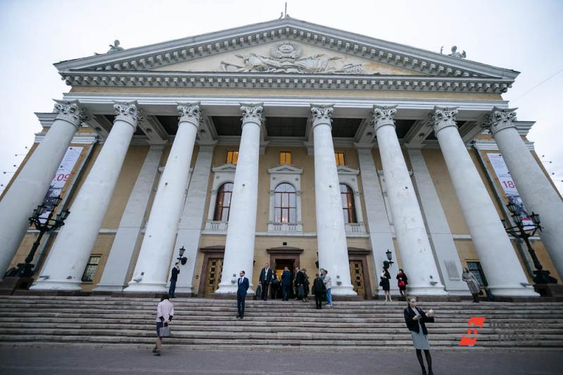 Площадь возле театра оперы и балета преобразится в этом году