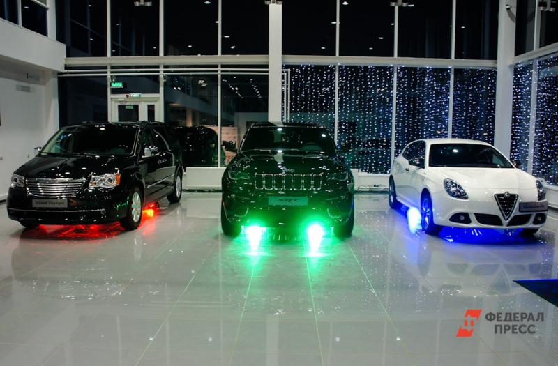 Автодилеры в России начали продавать машины дистанционно