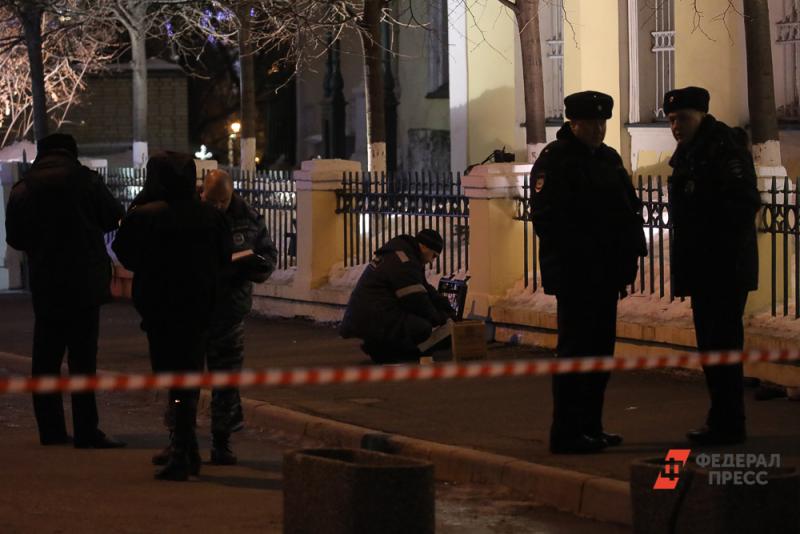 В результате взрыва в автомобиле в Волгограде пострадал один человек
