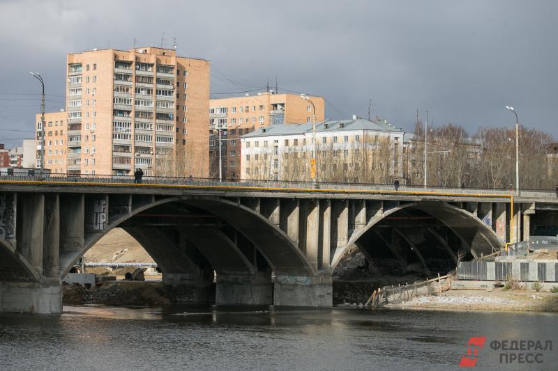 Власти не хотят отказываться от реконструкции Макаровского моста