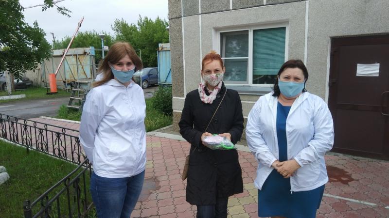 Светлана Горских подарила местным энергетикам более 30 защитных масок