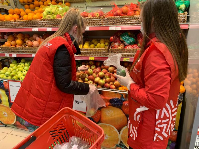 Преподаватели колледжа в Салехарде купили продукты для студентов на карантине