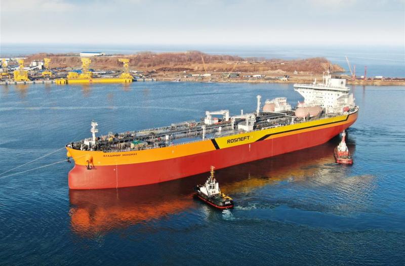 В России спустили на воду первый танкер «Афрамакс»