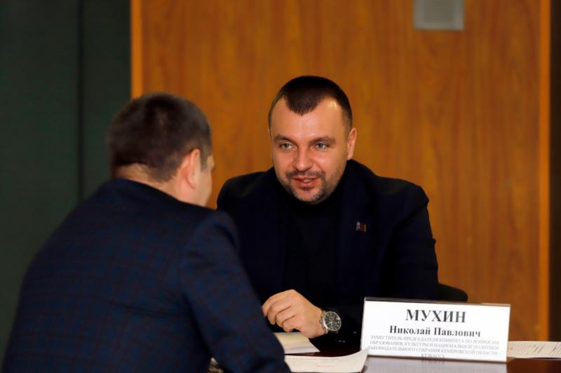 Кузбасский депутат-коммунист Николай Мухин проголосовал против введения в регионе налога для самозанятых