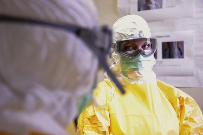 Медики и волонтеры оказались на переднем крае борьбы с коронавирусом