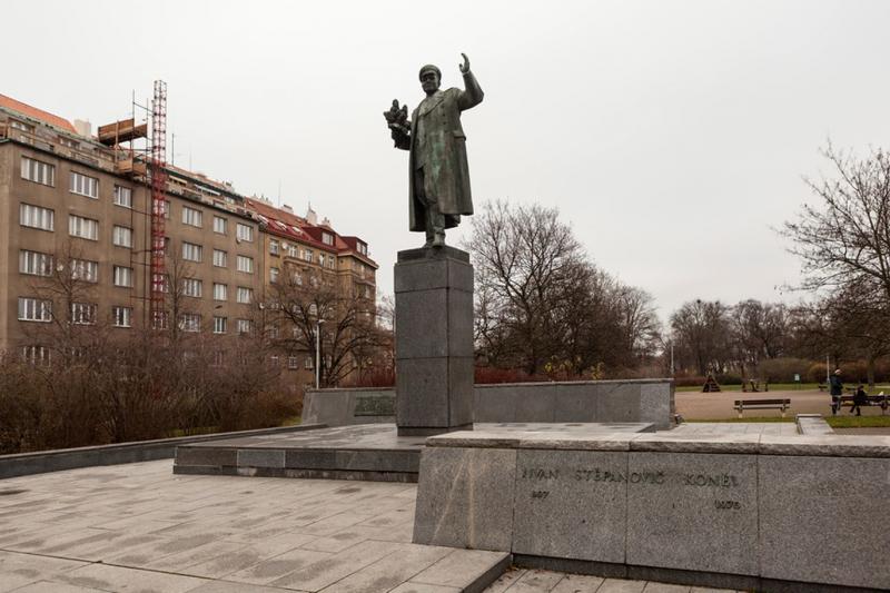 Памятник Маршалу Ивану Коневу был демонтирован властями Праги