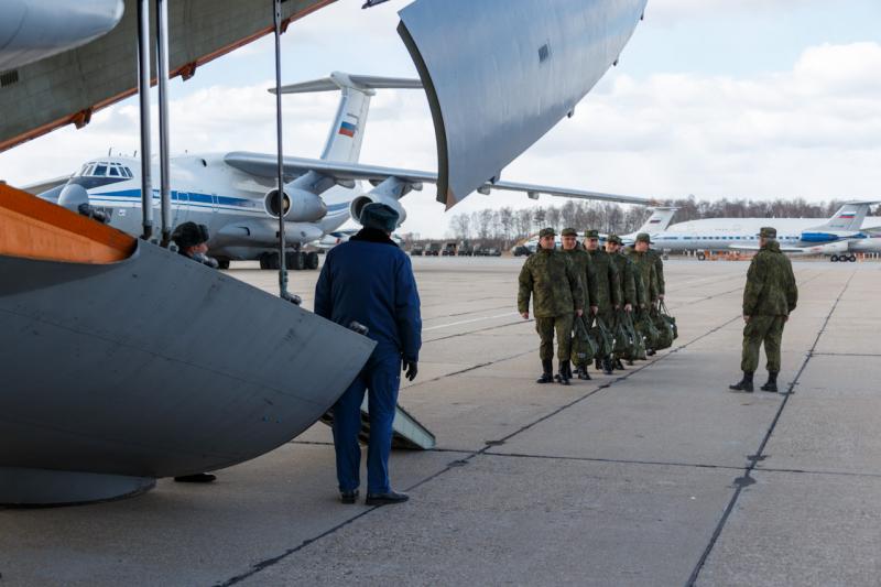 Российские военные покидают Сербию
