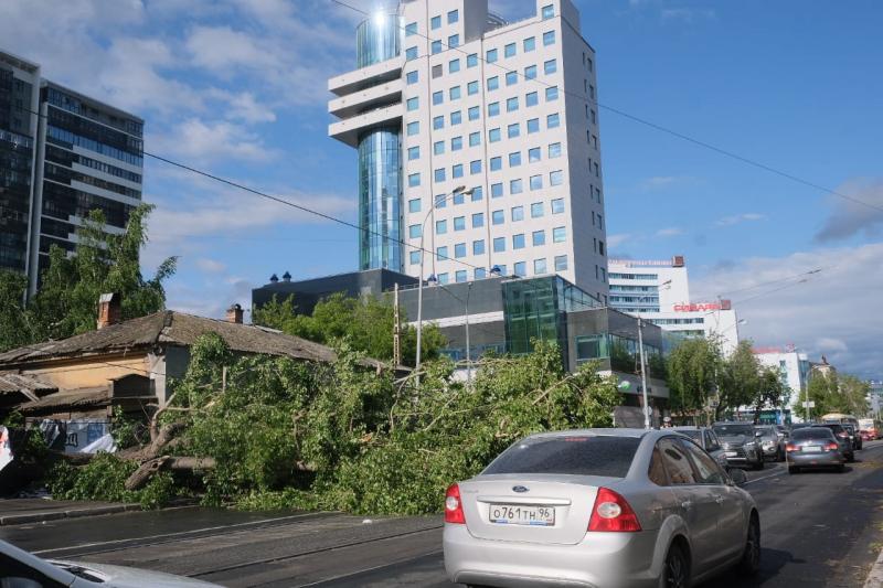 Ураган нанес зданиям ущерб на 5 млн рублей