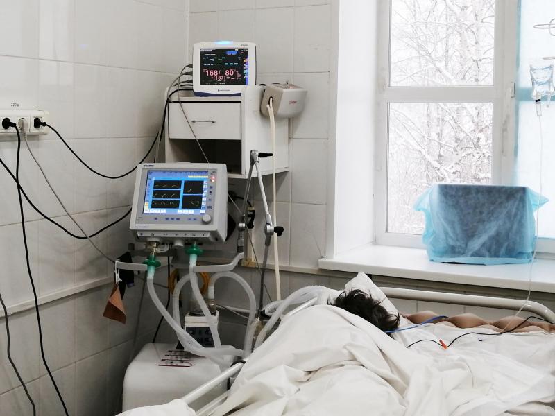 КРЭТ обязался поставить в больницу более двухсот аппаратов ИВЛ