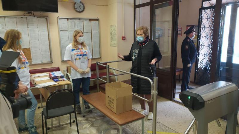 Мерзлякова посетила УИК после скандала с журналистом