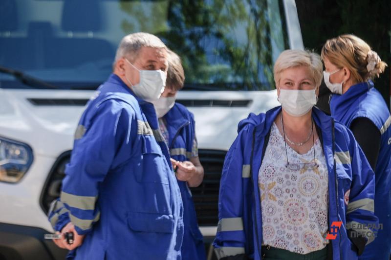 В Ноябрьске сотрудник скорой помощи с коронавирусом помещен в реанимацию