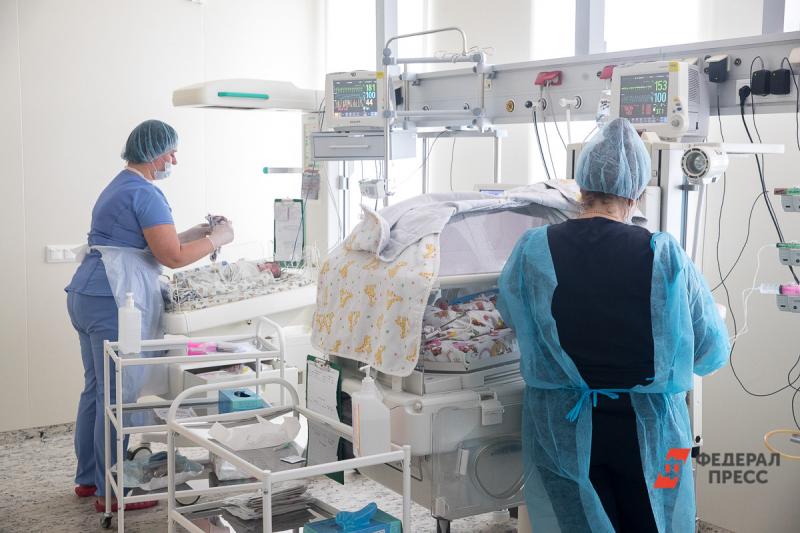 На Ямале женщина с коронавирусом родила здорового ребенка