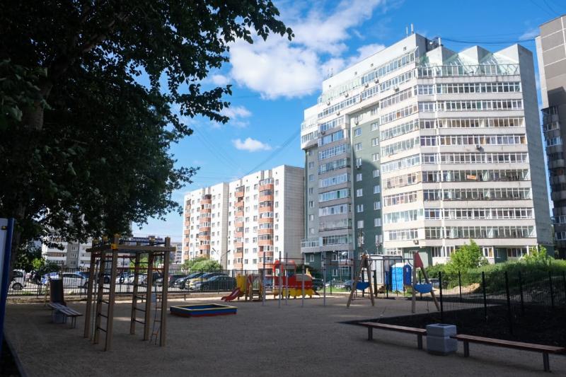 В Екатеринбурге к осени по федеральной программе благоустроят 34 двора