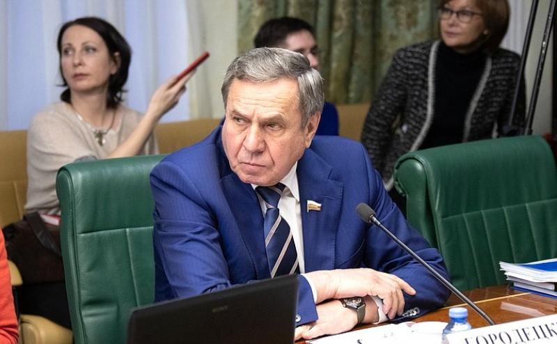 Новосибирский экс-депутат обвинил сенатора Владимира Городецкого во взяточничестве