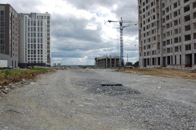 В Екатеринбурге продолжается строительство улиц Академика Парина и Рябинина