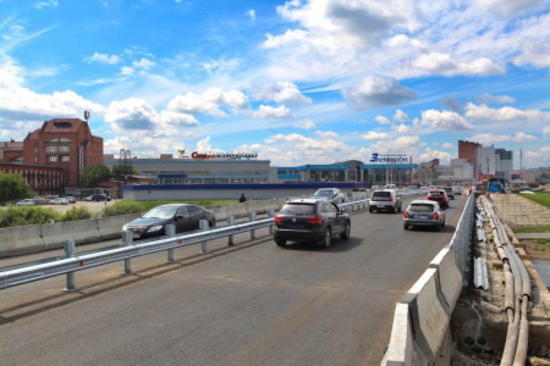По ремонтируемому мосту через Ушаковку пустили легковые автомобили