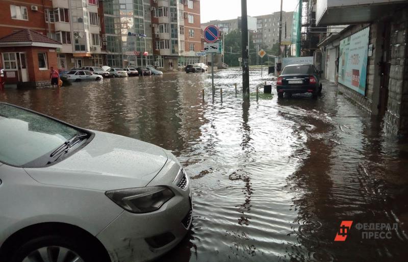 В Курган на смену аномальной жаре пришел сильный ливень