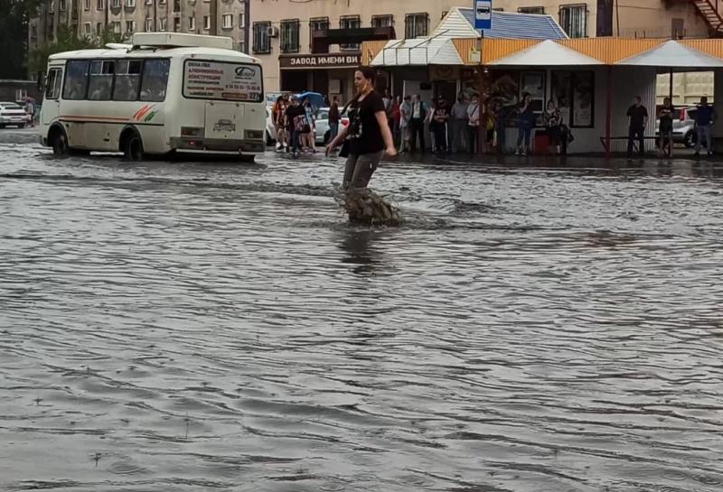 В Кургане представители власти объяснили, почему после крупного ливня город моментально затопило