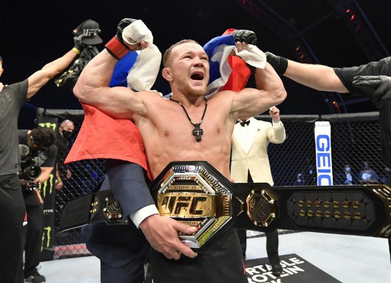 Петр Ян стал вторым чемпионом UFC из России в легчайшем весе