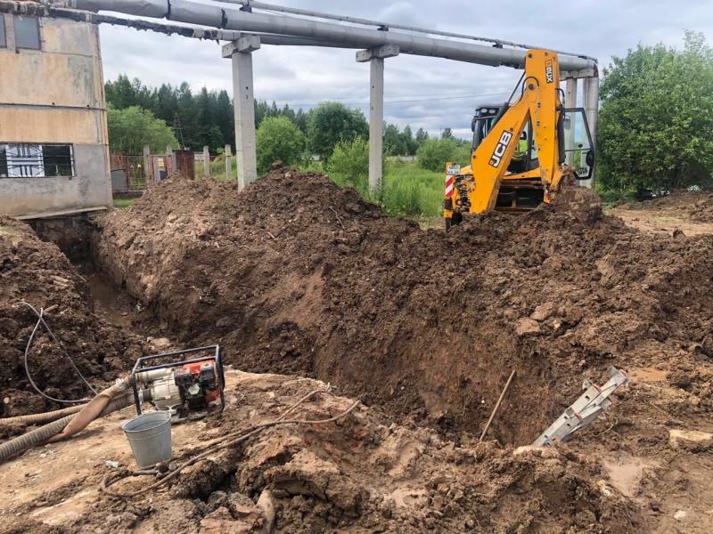 На Волчанском механическом заводе погиб рабочий из-за обрушения земли