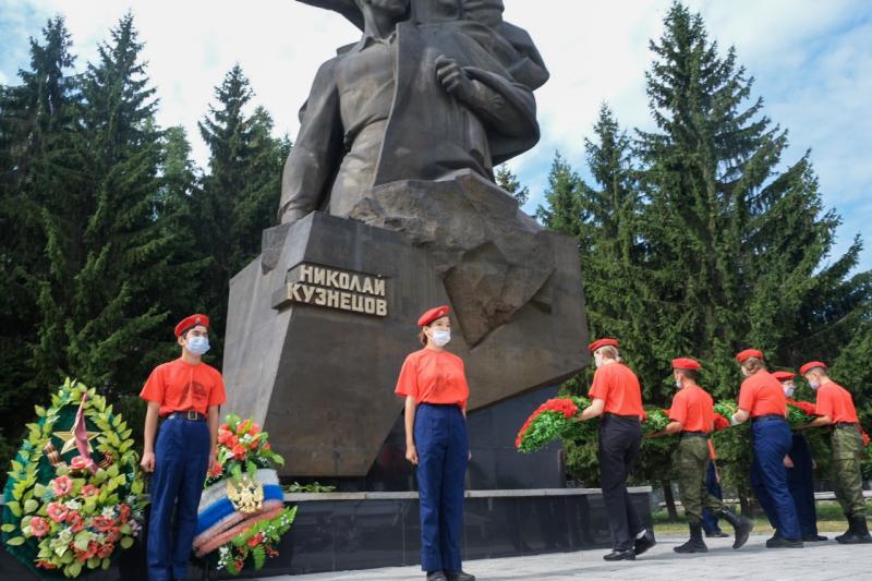 В Екатеринбурге почтили память знаменитого советского разведчика Николая Кузнецова