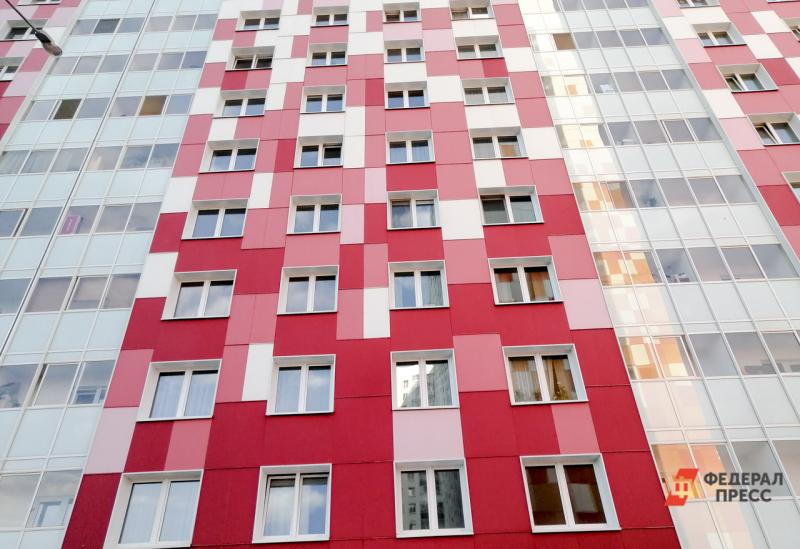 240 новосибирских семей получили долгожданные квартиры в законченном долгострое на улице Пролетарской