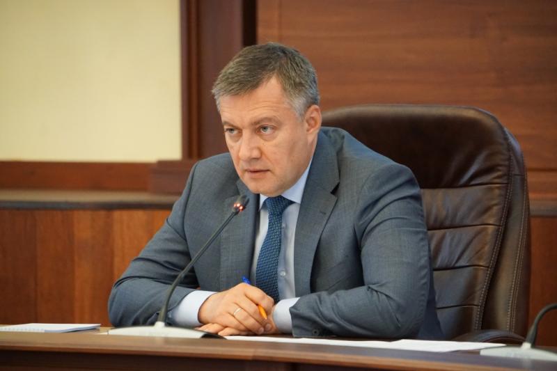 Игорь Кобзев сдал документы для прохождения муниципального фильтра на выборы губернатора Иркутской области