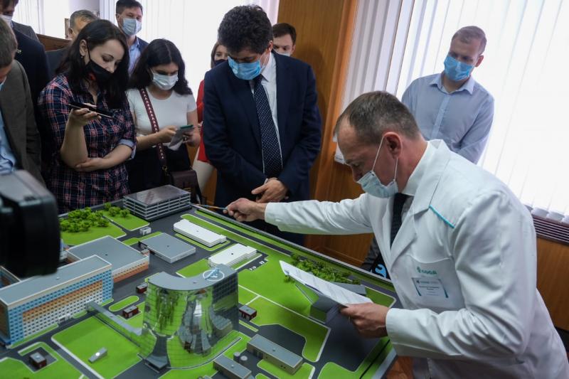В Екатеринбурге представили проект развития областного онкологического центра