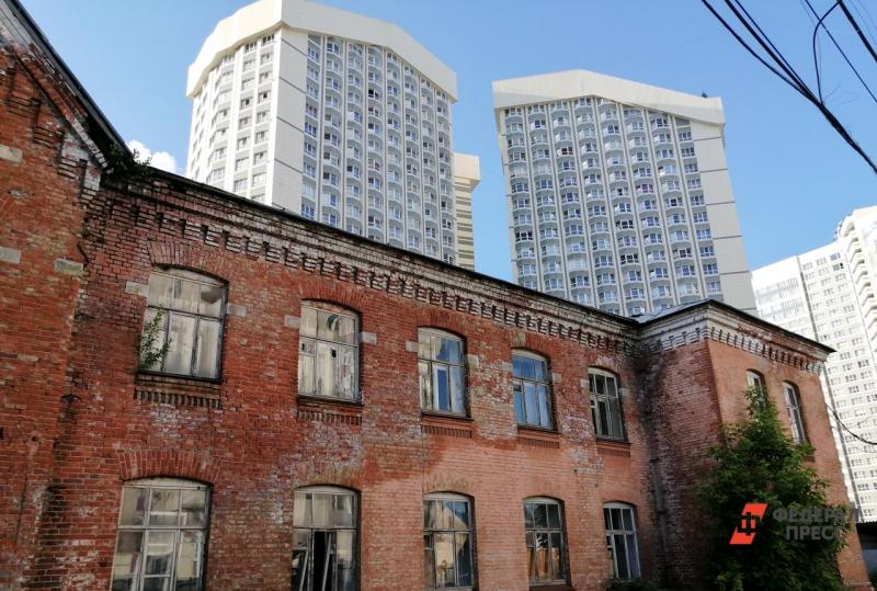Администрация Екатеринбурга приобретет 8 квартир для жителей аварийных домов