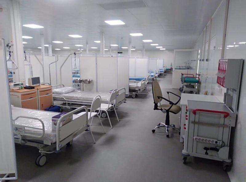 Первые пациенты поступили в мобильный госпиталь