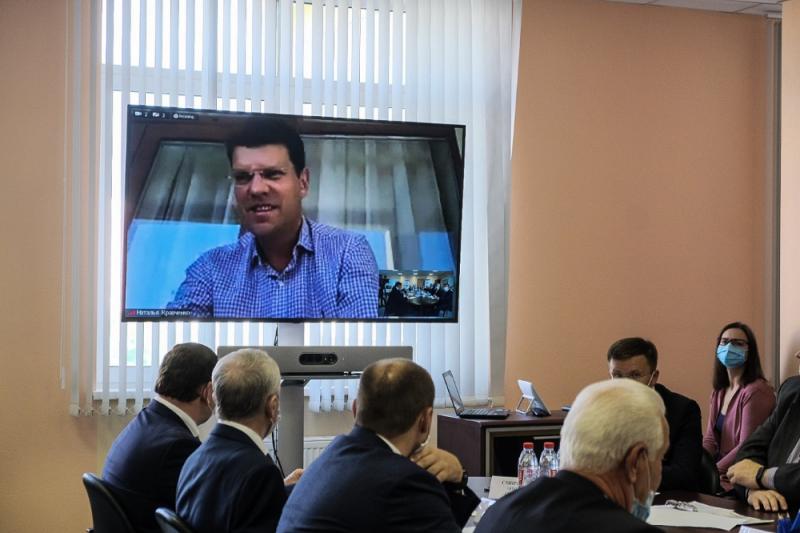 В Академическом прошло заседание общественного совета, созданного при партийном проекте ЕР «Локомотивы роста»