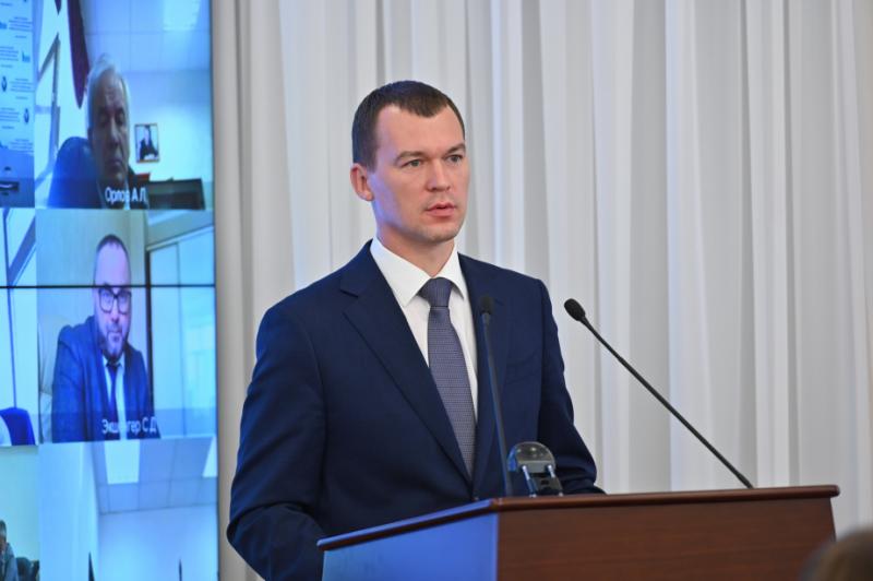 Хабаровский врио губернатора Михаил Дегтярев намерен распрощаться с министром транспорта Максимом Прохоровым.